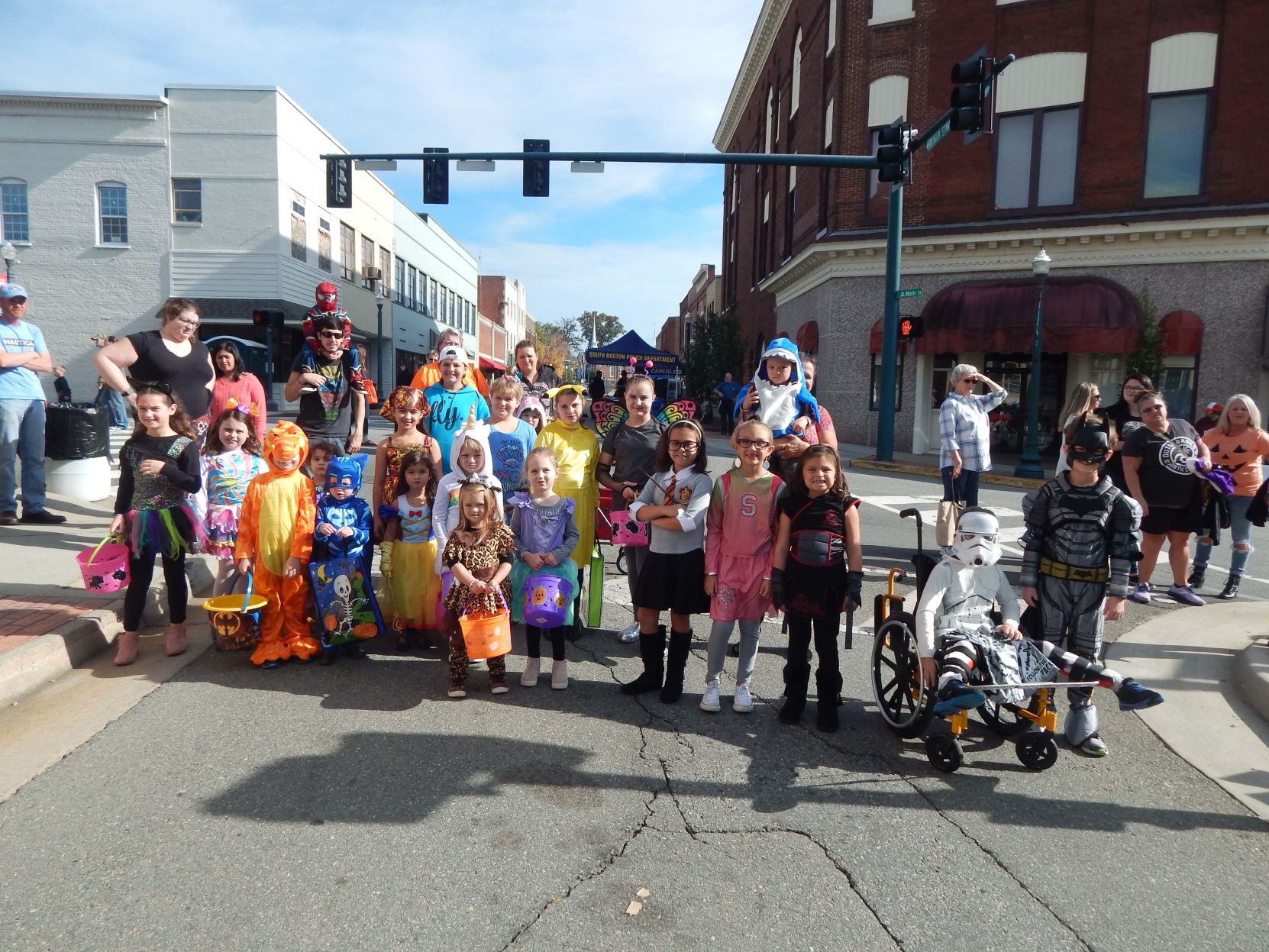 Hundreds attend trail of treats